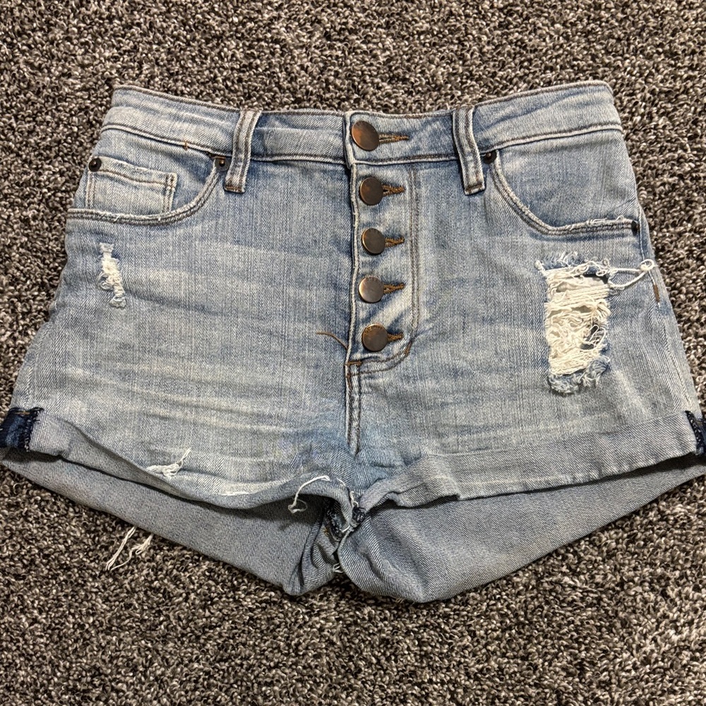 STS Blue Light Wash Distressed Jean Shorts Super Stretchy EUC